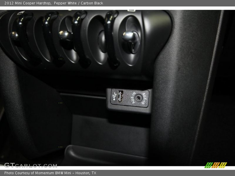 Pepper White / Carbon Black 2012 Mini Cooper Hardtop