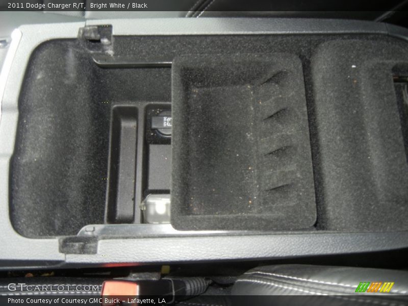 Bright White / Black 2011 Dodge Charger R/T