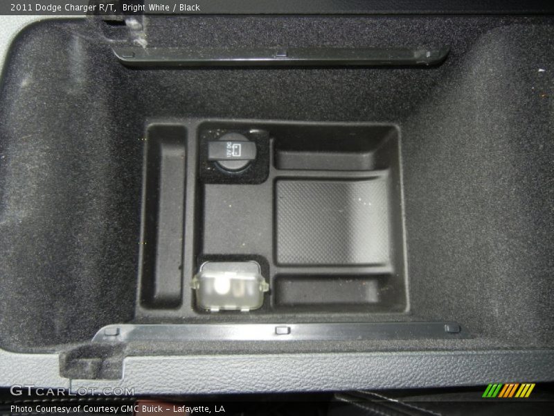 Bright White / Black 2011 Dodge Charger R/T