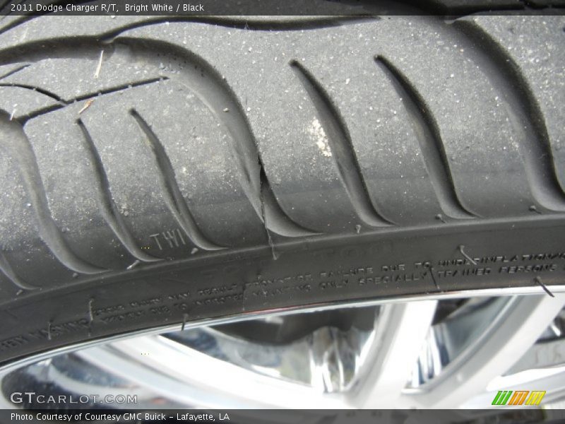 Bright White / Black 2011 Dodge Charger R/T