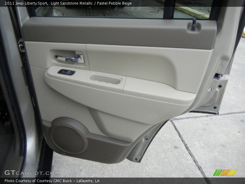 Light Sandstone Metallic / Pastel Pebble Beige 2011 Jeep Liberty Sport