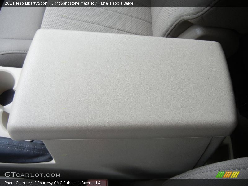 Light Sandstone Metallic / Pastel Pebble Beige 2011 Jeep Liberty Sport