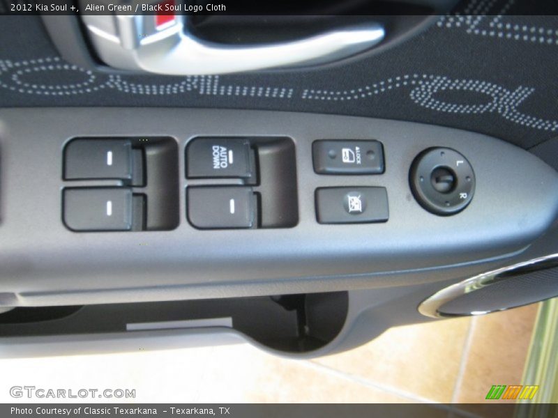 Alien Green / Black Soul Logo Cloth 2012 Kia Soul +