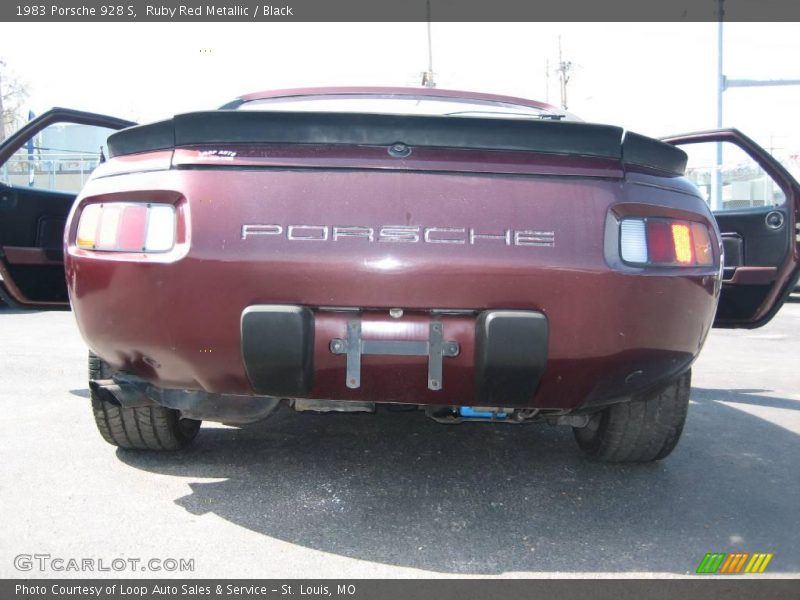 Ruby Red Metallic / Black 1983 Porsche 928 S