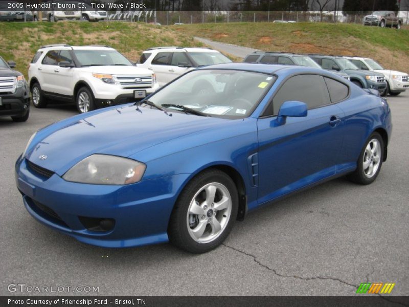 Front 3/4 View of 2005 Tiburon GS