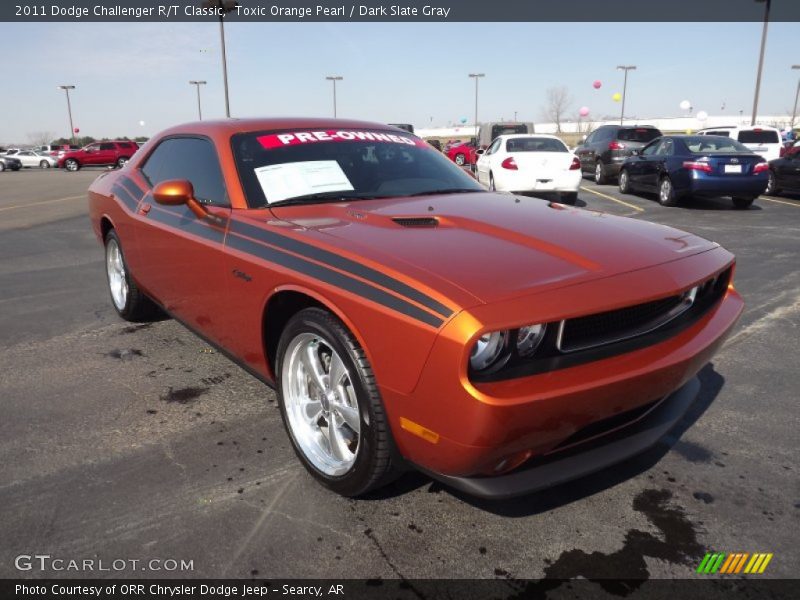 Front 3/4 View of 2011 Challenger R/T Classic