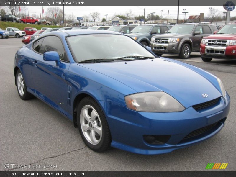 Front 3/4 View of 2005 Tiburon GS