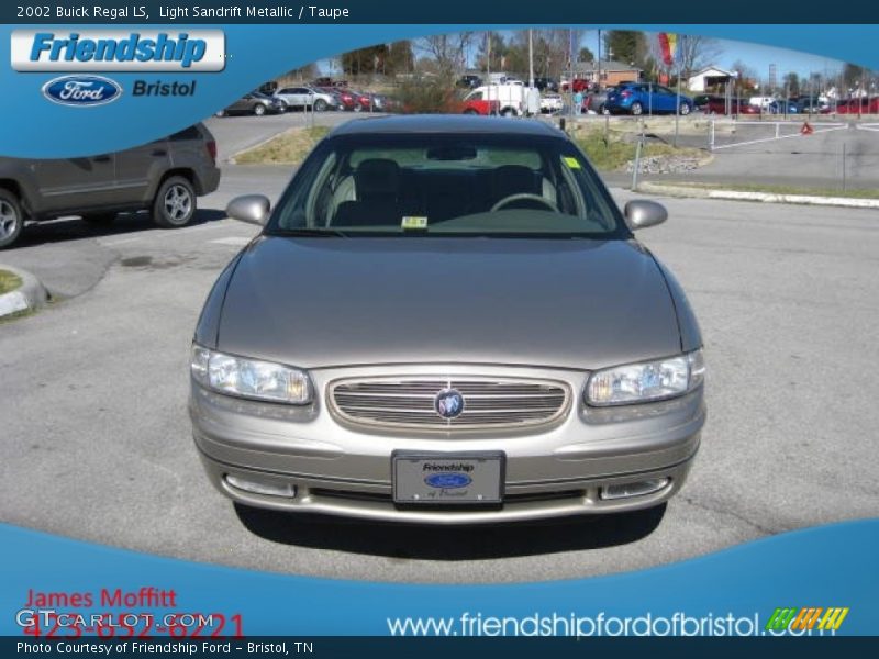 Light Sandrift Metallic / Taupe 2002 Buick Regal LS
