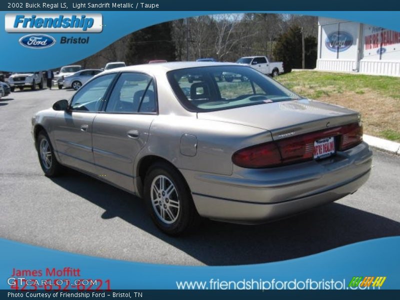 Light Sandrift Metallic / Taupe 2002 Buick Regal LS