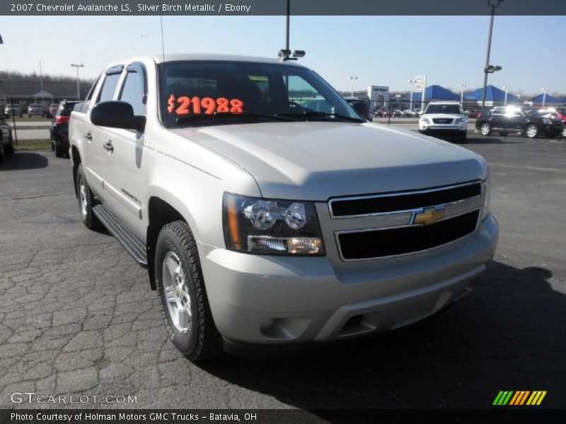 Silver Birch Metallic / Ebony 2007 Chevrolet Avalanche LS