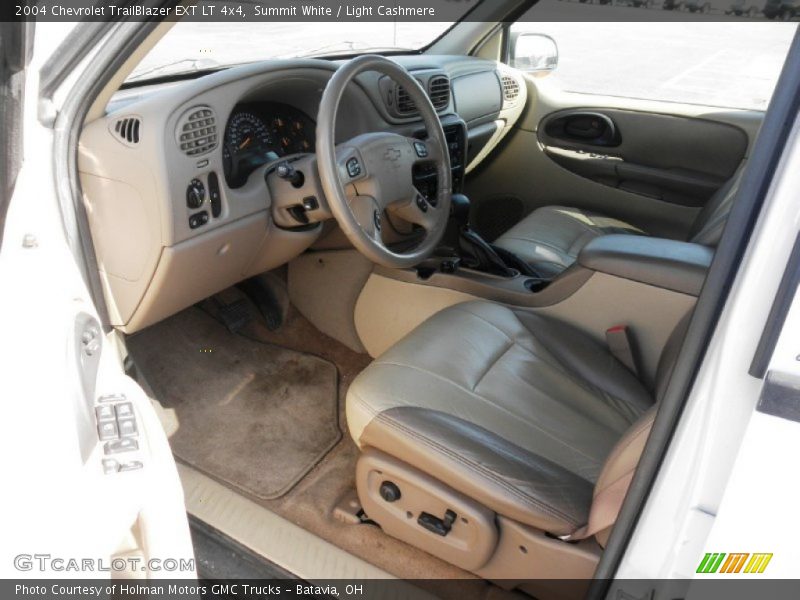 Summit White / Light Cashmere 2004 Chevrolet TrailBlazer EXT LT 4x4