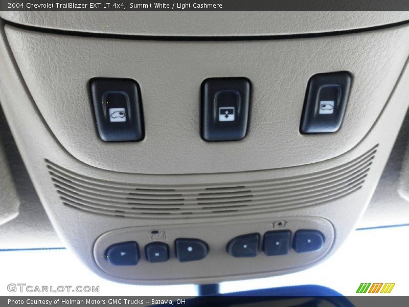 Summit White / Light Cashmere 2004 Chevrolet TrailBlazer EXT LT 4x4
