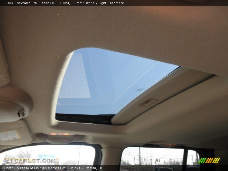 Summit White / Light Cashmere 2004 Chevrolet TrailBlazer EXT LT 4x4