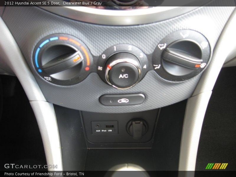 Clearwater Blue / Gray 2012 Hyundai Accent SE 5 Door