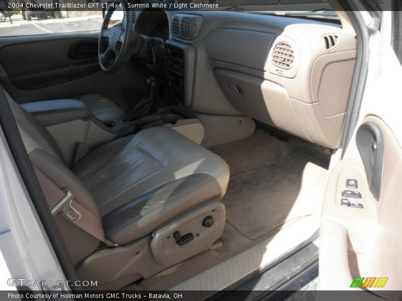 Summit White / Light Cashmere 2004 Chevrolet TrailBlazer EXT LT 4x4
