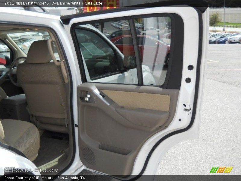 Avalanche White / Cafe Latte 2011 Nissan Pathfinder S