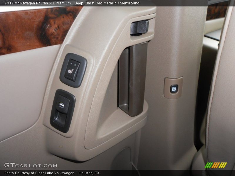 Deep Claret Red Metallic / Sierra Sand 2012 Volkswagen Routan SEL Premium