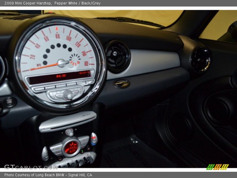 Pepper White / Black/Grey 2009 Mini Cooper Hardtop