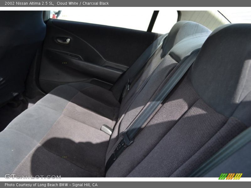 Cloud White / Charcoal Black 2002 Nissan Altima 2.5 SL