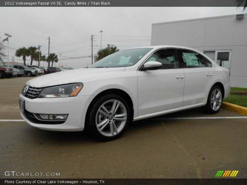 Candy White / Titan Black 2012 Volkswagen Passat V6 SE