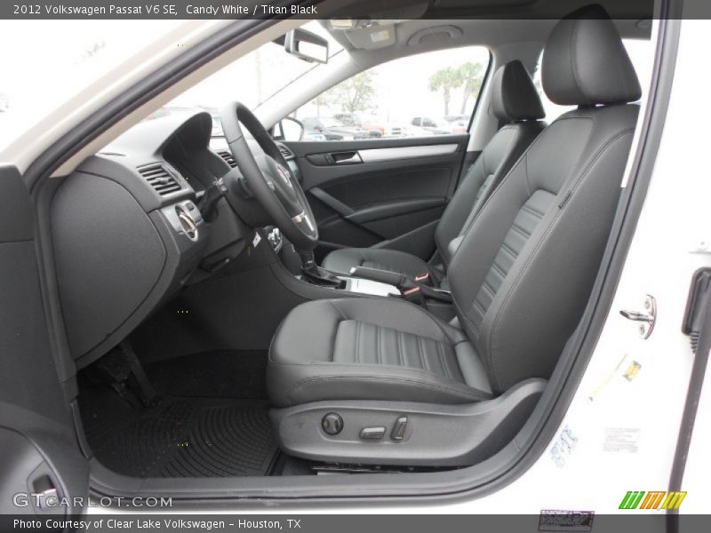 Candy White / Titan Black 2012 Volkswagen Passat V6 SE