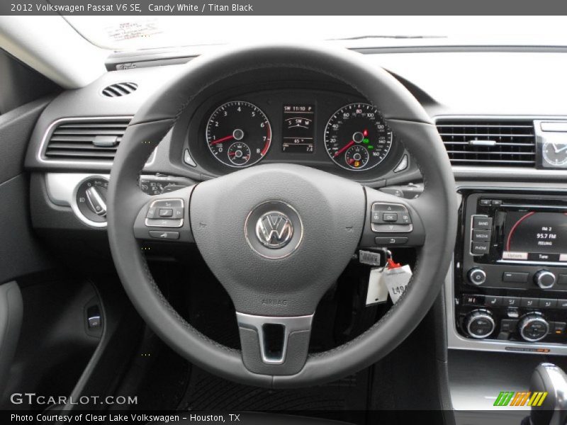 Candy White / Titan Black 2012 Volkswagen Passat V6 SE