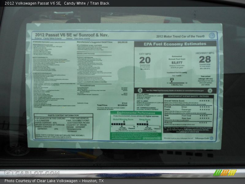 Candy White / Titan Black 2012 Volkswagen Passat V6 SE