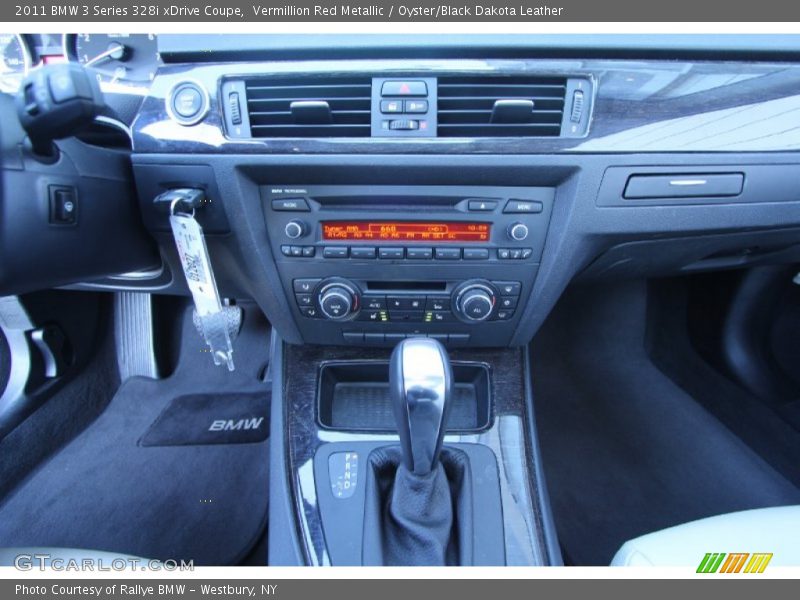 Controls of 2011 3 Series 328i xDrive Coupe