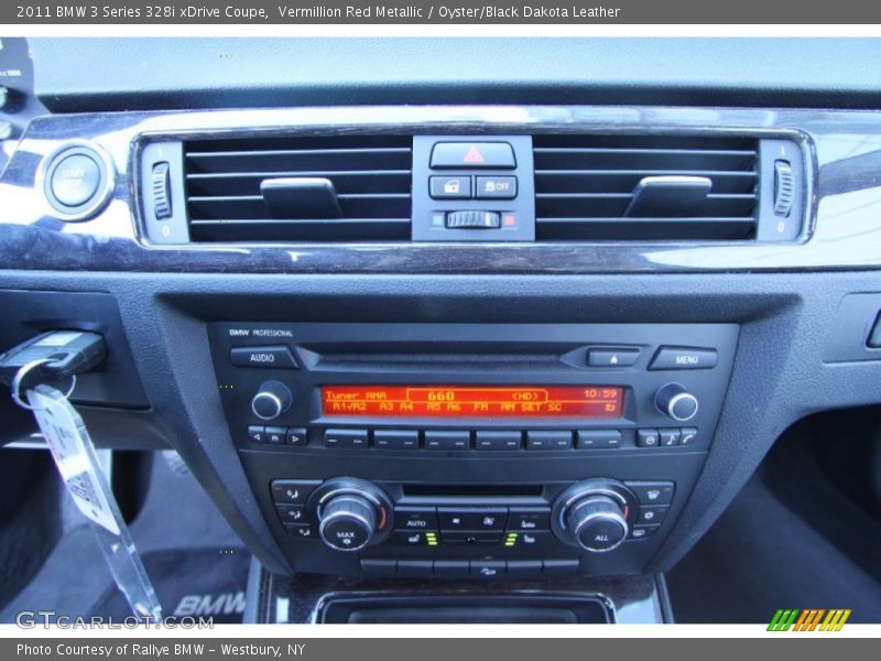 Controls of 2011 3 Series 328i xDrive Coupe