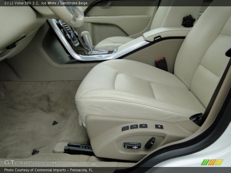 Front Seat of 2012 S80 3.2