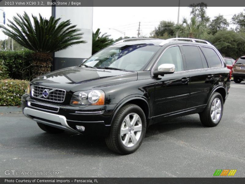 Front 3/4 View of 2013 XC90 3.2