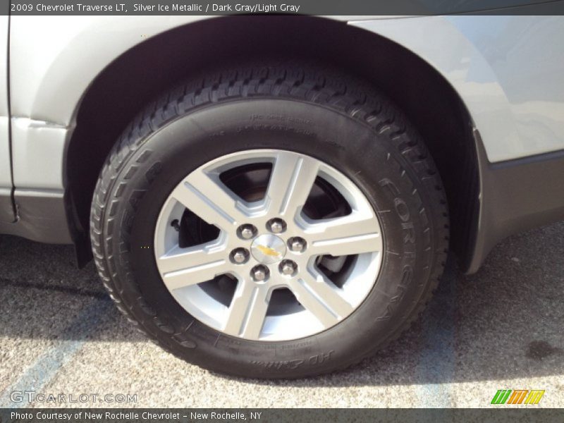 Silver Ice Metallic / Dark Gray/Light Gray 2009 Chevrolet Traverse LT