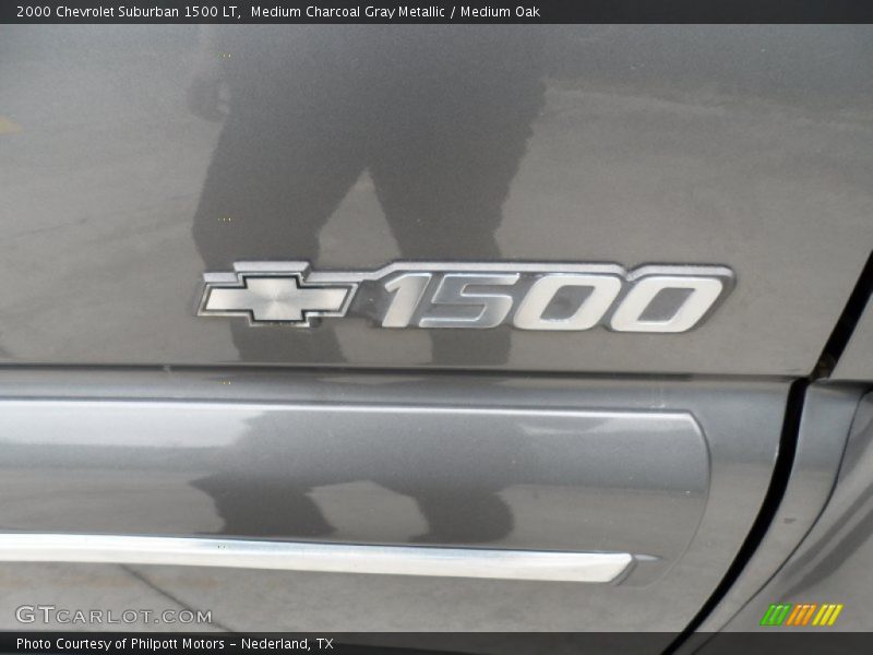 Medium Charcoal Gray Metallic / Medium Oak 2000 Chevrolet Suburban 1500 LT