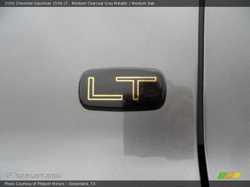  2000 Suburban 1500 LT Logo