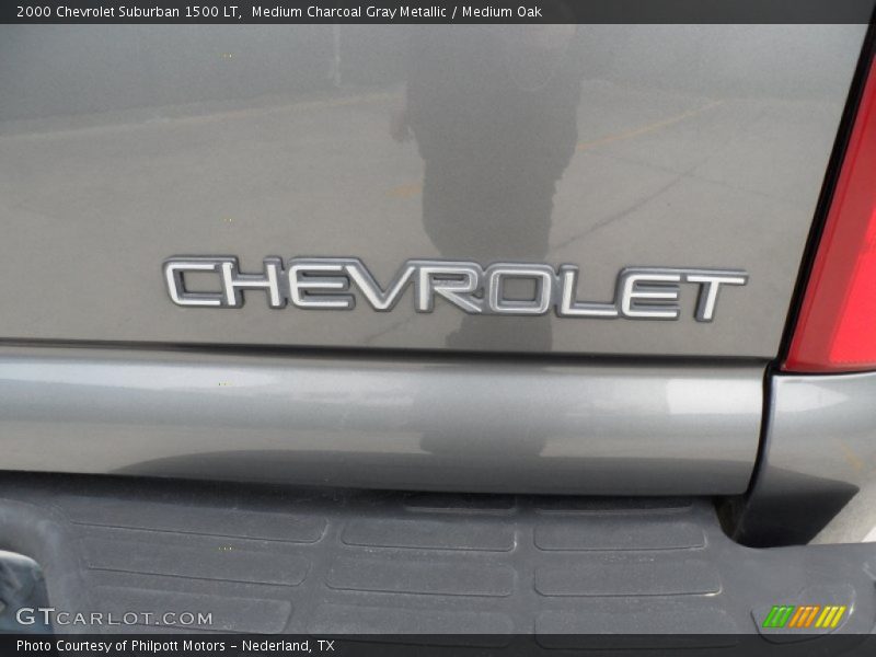 Medium Charcoal Gray Metallic / Medium Oak 2000 Chevrolet Suburban 1500 LT
