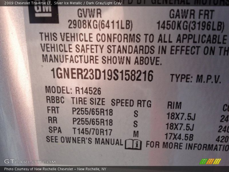 Silver Ice Metallic / Dark Gray/Light Gray 2009 Chevrolet Traverse LT