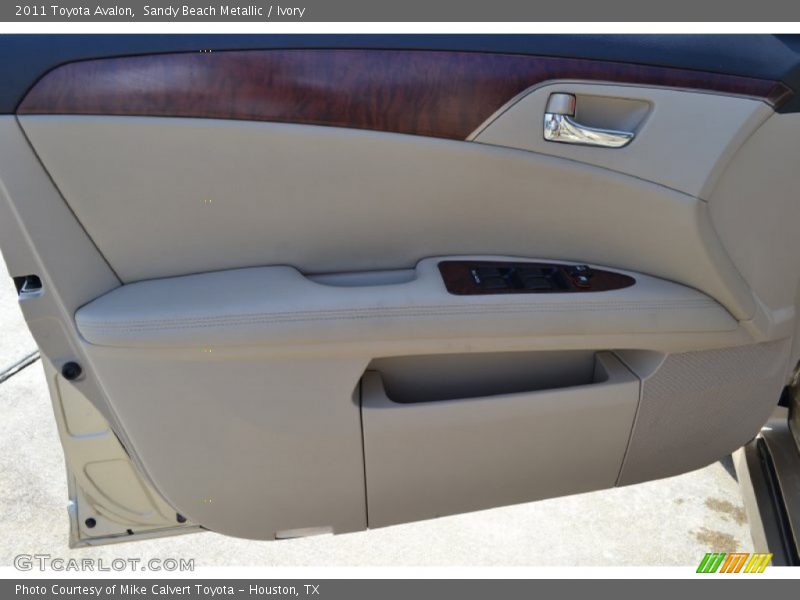 Sandy Beach Metallic / Ivory 2011 Toyota Avalon
