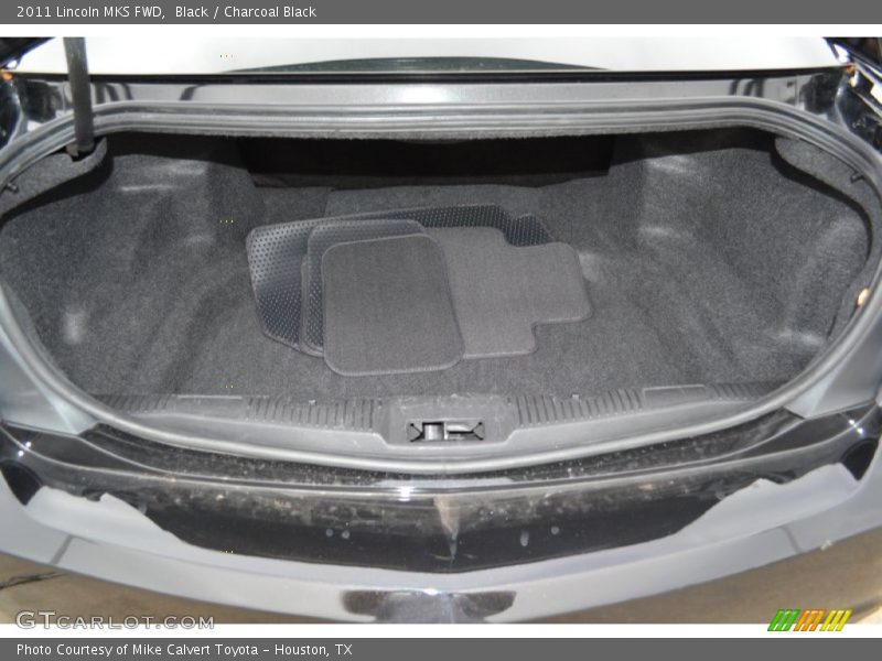  2011 MKS FWD Trunk