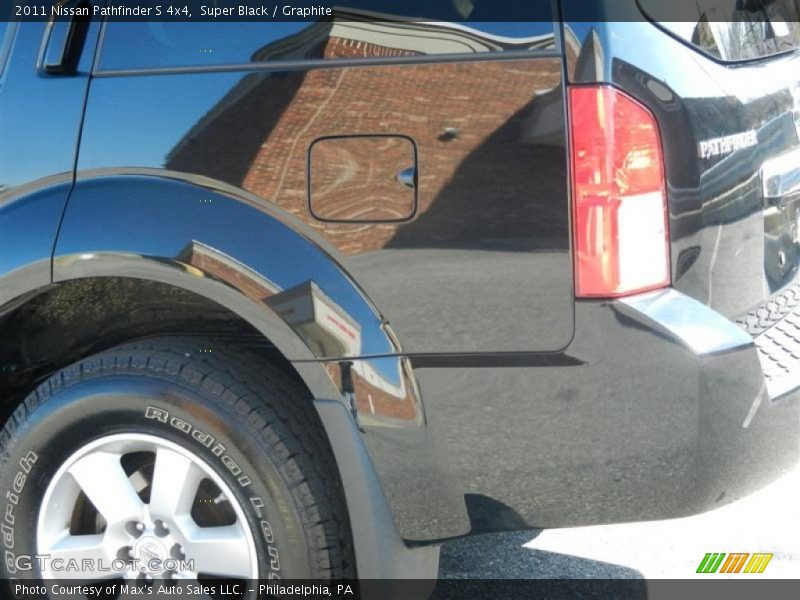 Super Black / Graphite 2011 Nissan Pathfinder S 4x4