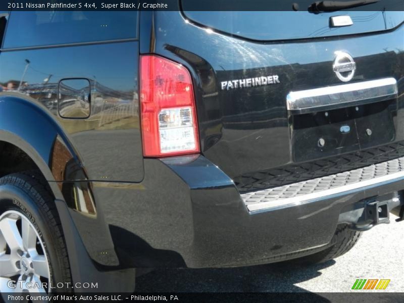 Super Black / Graphite 2011 Nissan Pathfinder S 4x4