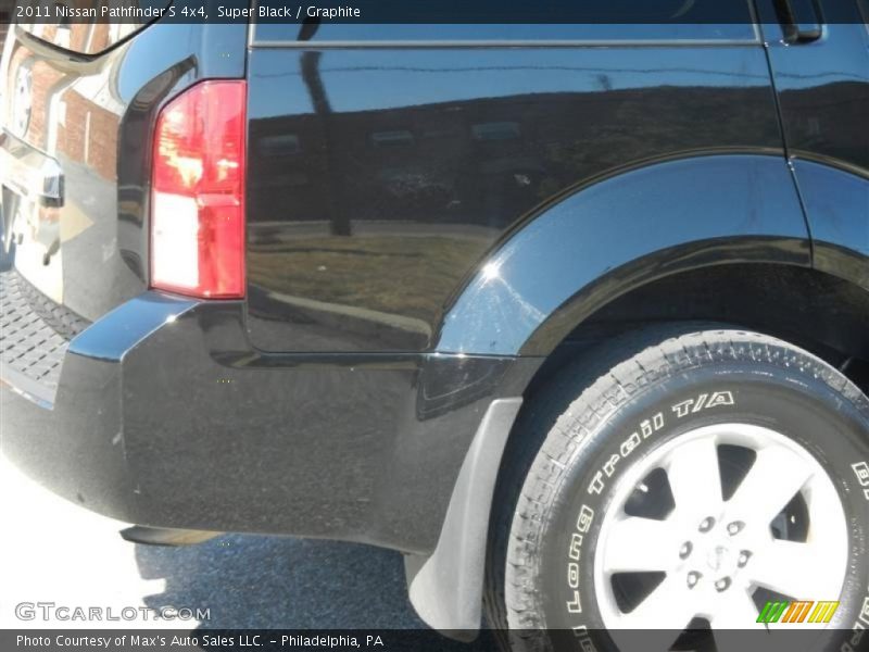 Super Black / Graphite 2011 Nissan Pathfinder S 4x4