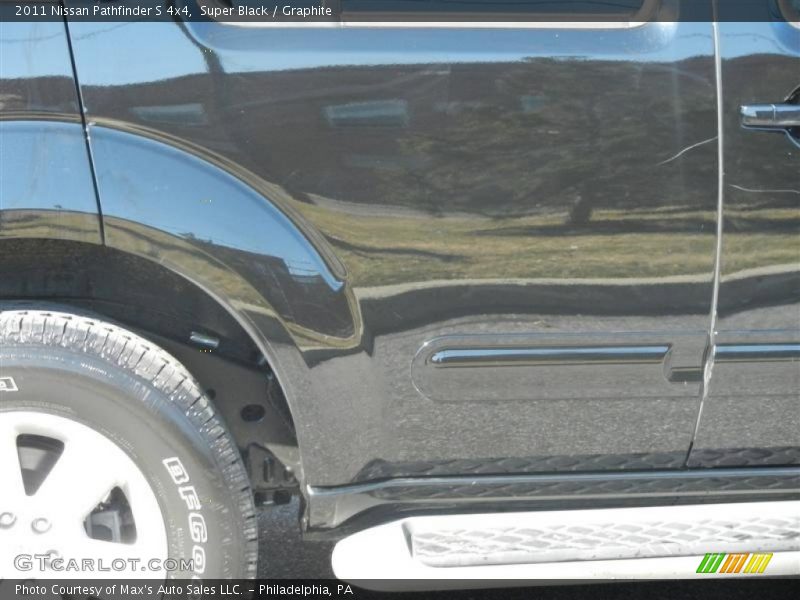 Super Black / Graphite 2011 Nissan Pathfinder S 4x4
