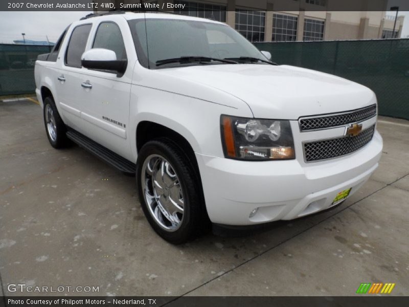 Summit White / Ebony 2007 Chevrolet Avalanche LTZ 4WD