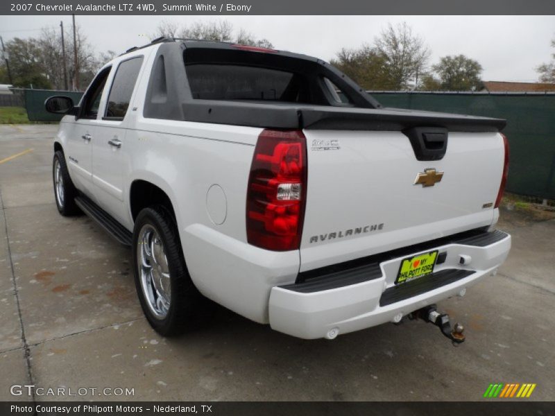 Summit White / Ebony 2007 Chevrolet Avalanche LTZ 4WD