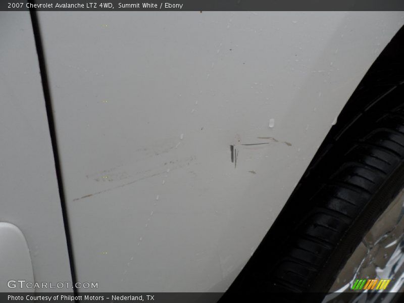 Summit White / Ebony 2007 Chevrolet Avalanche LTZ 4WD