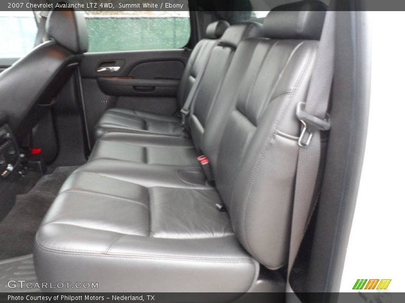 Summit White / Ebony 2007 Chevrolet Avalanche LTZ 4WD