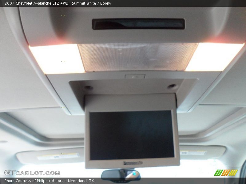 Summit White / Ebony 2007 Chevrolet Avalanche LTZ 4WD