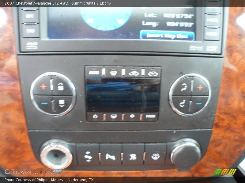 Summit White / Ebony 2007 Chevrolet Avalanche LTZ 4WD