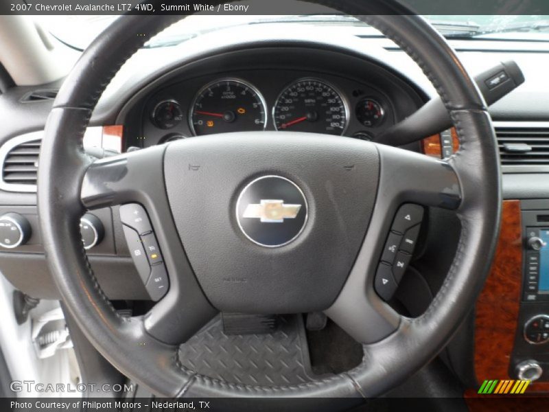 Summit White / Ebony 2007 Chevrolet Avalanche LTZ 4WD