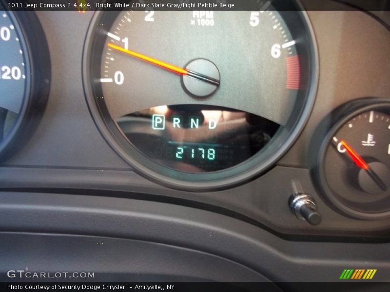 Bright White / Dark Slate Gray/Light Pebble Beige 2011 Jeep Compass 2.4 4x4